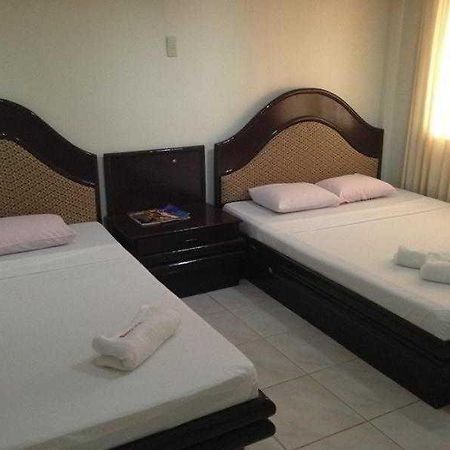Queen\'S Beach Resort Manoc-Manoc Eksteriør billede