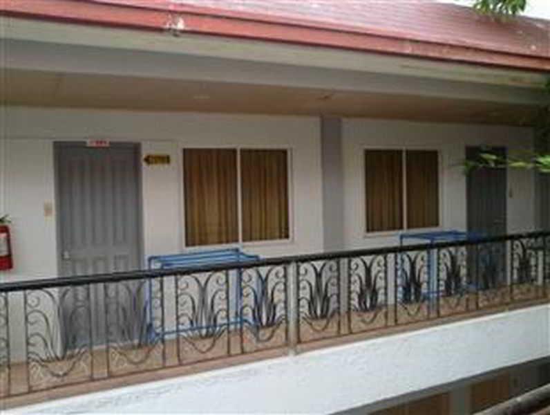 Queen\'S Beach Resort Manoc-Manoc Eksteriør billede