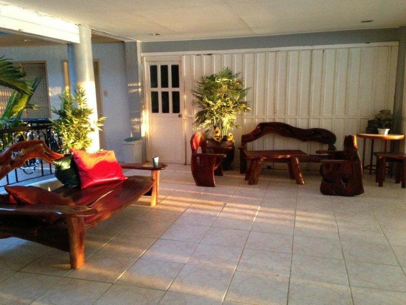 Queen\'S Beach Resort Manoc-Manoc Eksteriør billede