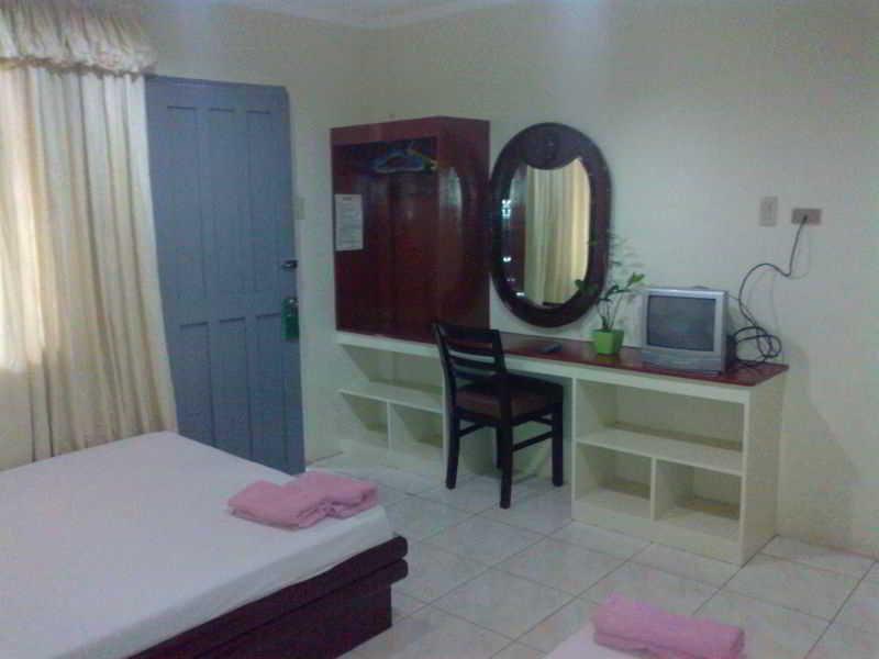 Queen\'S Beach Resort Manoc-Manoc Eksteriør billede