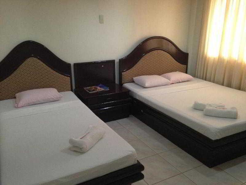 Queen\'S Beach Resort Manoc-Manoc Eksteriør billede