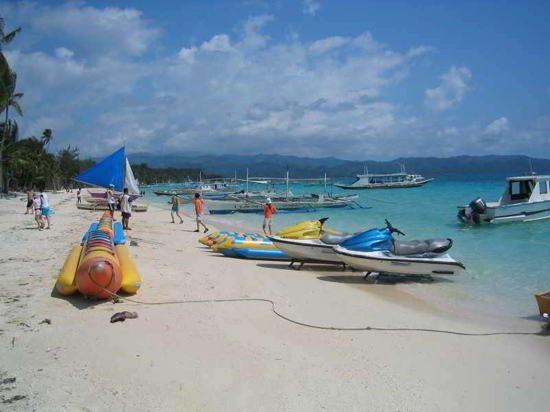 Queen\'S Beach Resort Manoc-Manoc Eksteriør billede