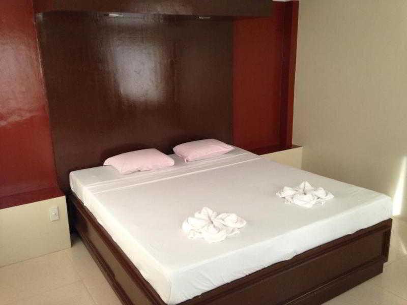 Queen\'S Beach Resort Manoc-Manoc Eksteriør billede